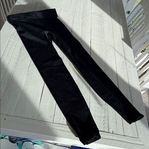 Babaton The group Aritzia Black ribbed Leggings size Med like new